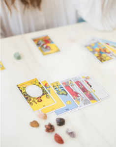 tarot reading, reading cards, tarot, tarot guide for beginners