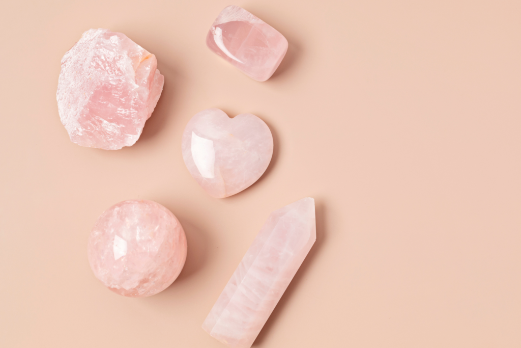 rose quartz crystal, rose quartz use, properties, cleansing, how to wear rose quartz, love, healing